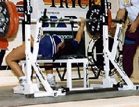 Tammi Dianda Setting a New World Record in the Bench Press